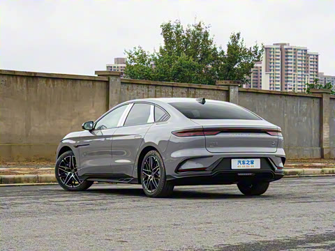 2025款 EV 智驾版 635KM旗舰版 2025款 EV 智驾版 635KM旗舰版