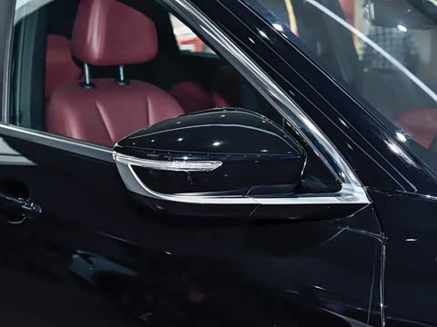 2026款 冠军版 1.5T DCT豪华+ 7座 2026款 冠军版 1.5T DCT豪华+ 7座