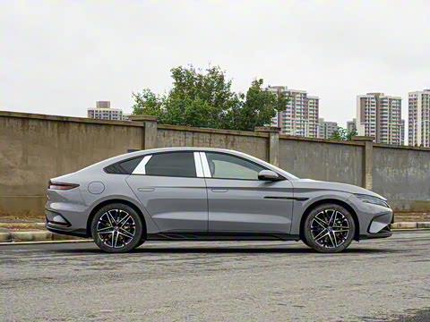 2025款 EV 智驾版 635KM旗舰版 2025款 EV 智驾版 635KM旗舰版