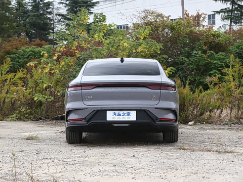2025款 EV 智驾版 635KM激光雷达旗舰型 2025款 EV 智驾版 635KM激光雷达旗舰型