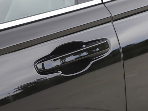 2026款 全球30年荣耀款 2.0L e:HEV 四驱智逸版 2026款 全球30年荣耀款 2.0L e:HEV 四驱智逸版