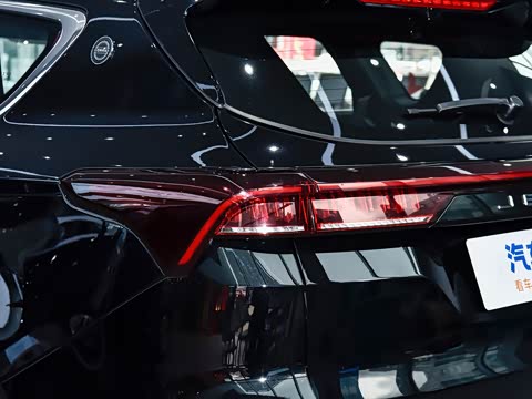 2026款 冠军版 1.5T DCT豪华+ 7座 2026款 冠军版 1.5T DCT豪华+ 7座