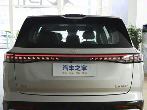 2025款 210Ultra智驾版 5座 2025款 210Ultra智驾版 5座
