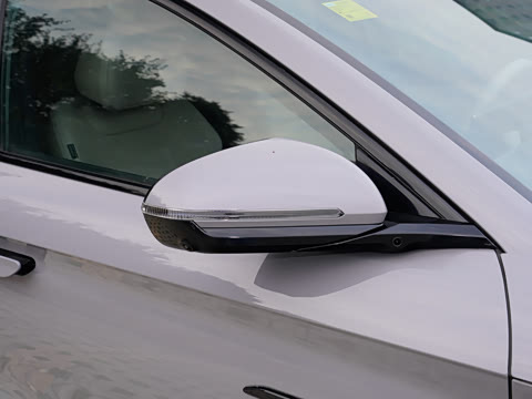 2025款 DM-i 智驾版 245KM激光雷达旗舰型 2025款 DM-i 智驾版 245KM激光雷达旗舰型