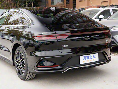 2025款 EV 智驾版 635KM激光雷达旗舰型 2025款 EV 智驾版 635KM激光雷达旗舰型
