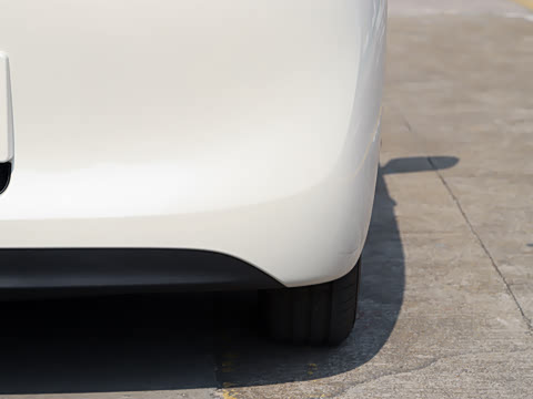 2025款 四门版 301km 臻享+款 2025款 四门版 301km 臻享+款