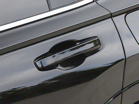 2026款 全球30年荣耀款 2.0L e:HEV 四驱智逸版 2026款 全球30年荣耀款 2.0L e:HEV 四驱智逸版