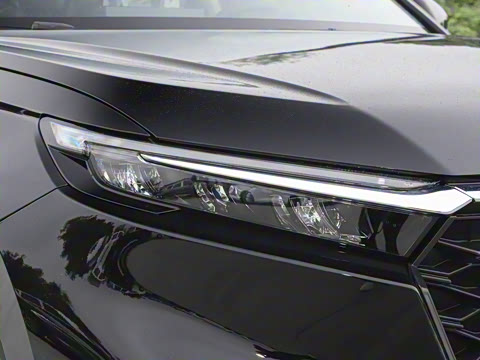 2026款 全球30年荣耀款 240TURBO 两驱锋尚5座版 2026款 全球30年荣耀款 240TURBO 两驱锋尚5座版