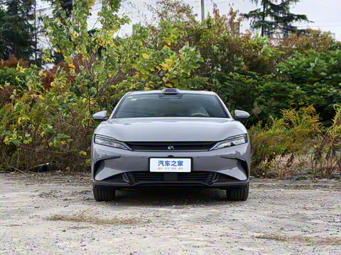 2025款 EV 智驾版 635KM激光雷达旗舰型 2025款 EV 智驾版 635KM激光雷达旗舰型