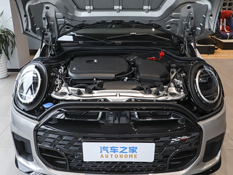 2025款 2.0T COOPER S 赛车手 三门版 2025款 2.0T COOPER S 赛车手 三门版