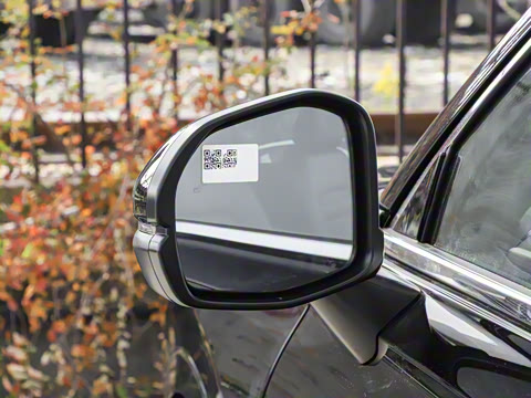 2026款 全球30年荣耀款 2.0L e:HEV 两驱智臻版 2026款 全球30年荣耀款 2.0L e:HEV 两驱智臻版