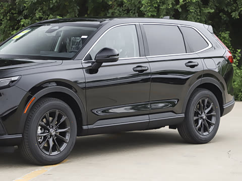 2026款 全球30年荣耀款 240TURBO 两驱锋尚5座版 2026款 全球30年荣耀款 240TURBO 两驱锋尚5座版