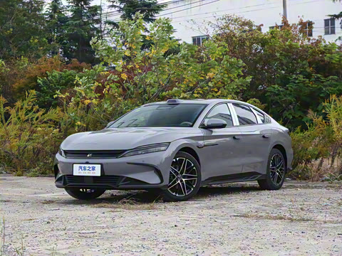 2025款 EV 智驾版 635KM激光雷达旗舰型 2025款 EV 智驾版 635KM激光雷达旗舰型