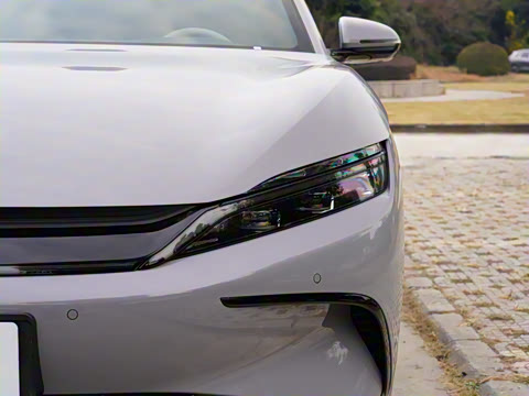 2025款 DM-i 智驾版 245KM激光雷达旗舰型 2025款 DM-i 智驾版 245KM激光雷达旗舰型