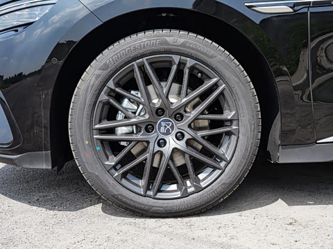 2026¿î EV ÖǼݰæ 705KMÉÁ³ä×ð¹ó°æ 2026¿î EV ÖǼݰæ 705KMÉÁ³ä×ð¹ó°æ