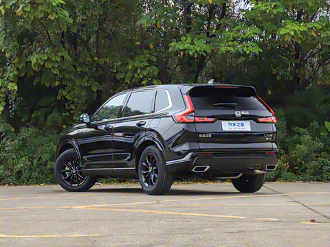 2026款 全球30年荣耀款 2.0L e:HEV 两驱智睿版 2026款 全球30年荣耀款 2.0L e:HEV 两驱智睿版