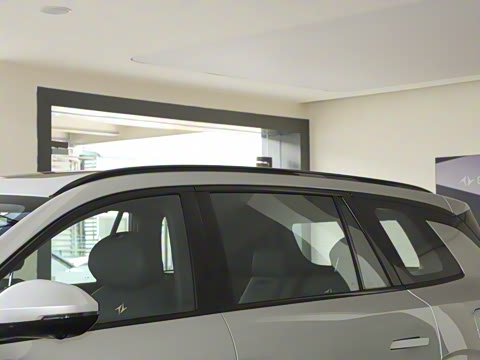 2025款 210Ultra智驾版 5座 2025款 210Ultra智驾版 5座