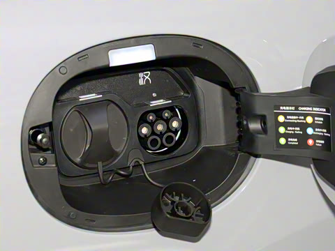 2025款 DM-i 智驾版 245KM尊荣型 2025款 DM-i 智驾版 245KM尊荣型