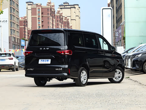 2026款 改款 1.6L 手动标轴豪华型 7座 2026款 改款 1.6L 手动标轴豪华型 7座