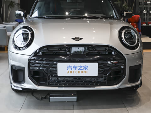 2025款 2.0T COOPER S 赛车手 三门版 2025款 2.0T COOPER S 赛车手 三门版