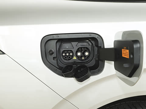 2025款 210Ultra智驾版 5座 2025款 210Ultra智驾版 5座