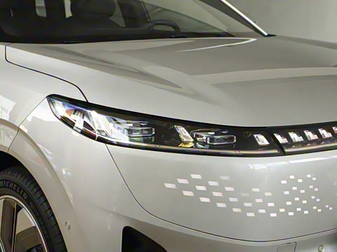 2025款 210Ultra智驾版 5座 2025款 210Ultra智驾版 5座