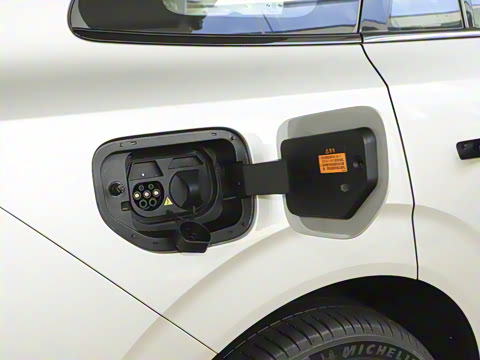 2025款 210Ultra智驾版 5座 2025款 210Ultra智驾版 5座