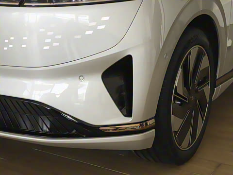 2025款 210Ultra智驾版 5座 2025款 210Ultra智驾版 5座