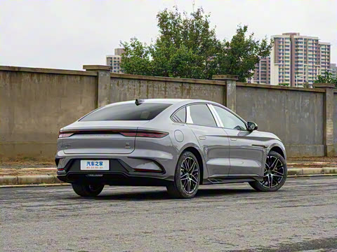 2025款 EV 智驾版 635KM旗舰版 2025款 EV 智驾版 635KM旗舰版