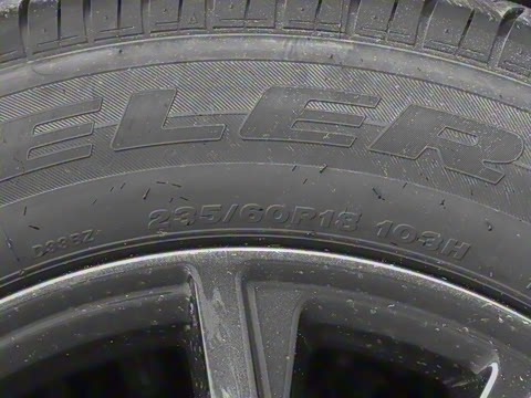 2026款 全球30年荣耀款 240TURBO 两驱锋尚5座版 2026款 全球30年荣耀款 240TURBO 两驱锋尚5座版