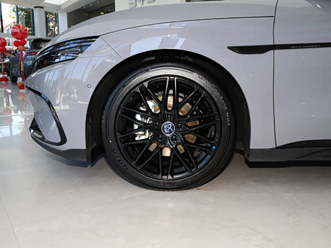 2025款 DM-i 智驾版 245KM尊荣型 2025款 DM-i 智驾版 245KM尊荣型