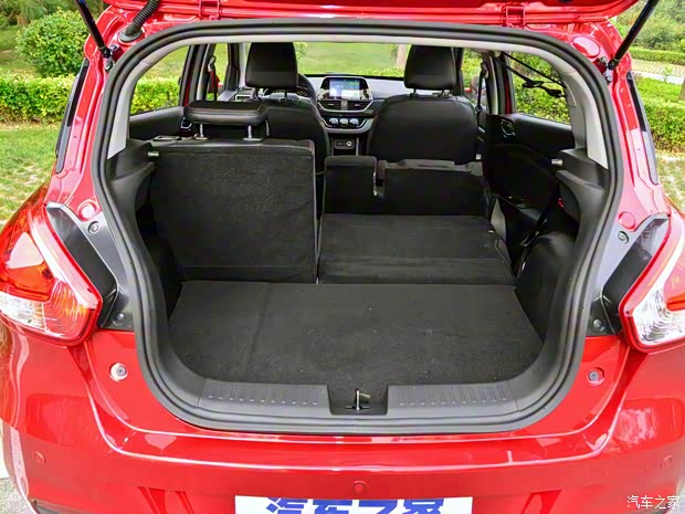 上汽通用五菱 寶駿310 2017款 1.5L 自動(dòng)豪華型