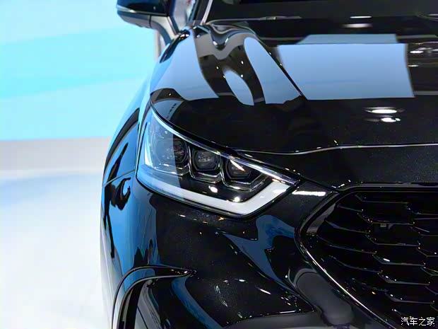 一汽丰田 皇冠陆放 2021款 2.5L HEV四驱旗舰版