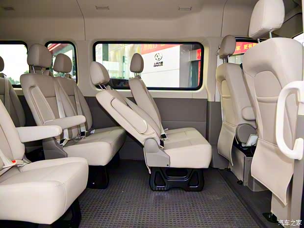 上汽大通 上汽大通V80 2017款 2.5T手動商杰版長軸中頂