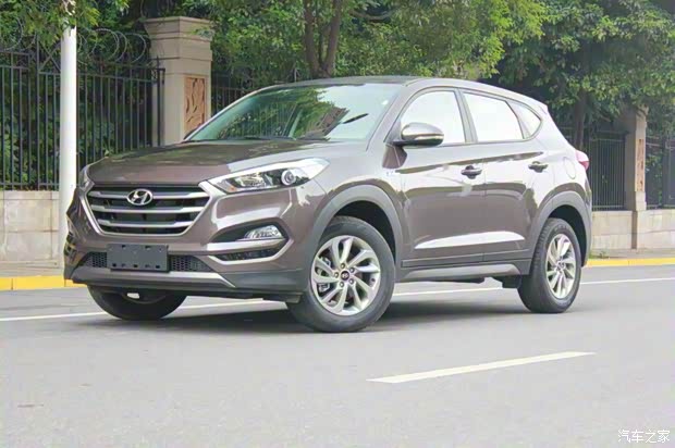 北京现代 途胜 2015款 1.6T 双离合两驱舒适型 北京现代 途胜 2015款 1.6T 双离合两驱舒适型