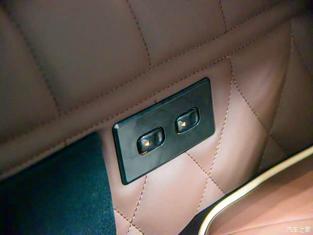 大众(进口) 凯路威 2016款 2.0TSI 四驱舒适版 9座