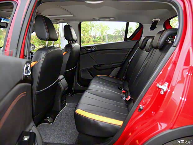 上汽通用五菱 寶駿310 2017款 1.5L 自動(dòng)豪華型