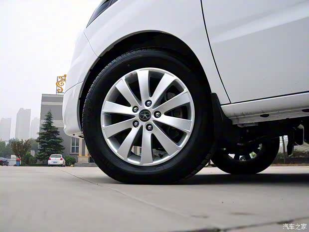 江淮汽車 瑞風(fēng)M5 2013款 2.0T 汽油手動(dòng)公務(wù)版