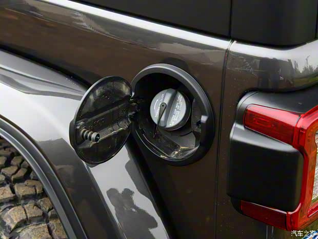 Jeep(进口) 牧马人新能源 2021款 四门 2.0T 4xe 撒哈拉先行版 Jeep(进口) 牧马人新能源 2021款 四门 2.0T 4xe 撒哈拉先行版