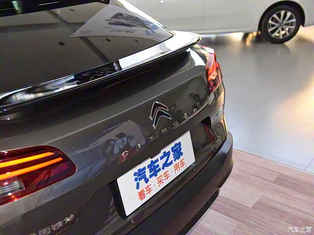 东风雪铁龙 凡尔赛C5 X 2021款 1.6T 越不凡