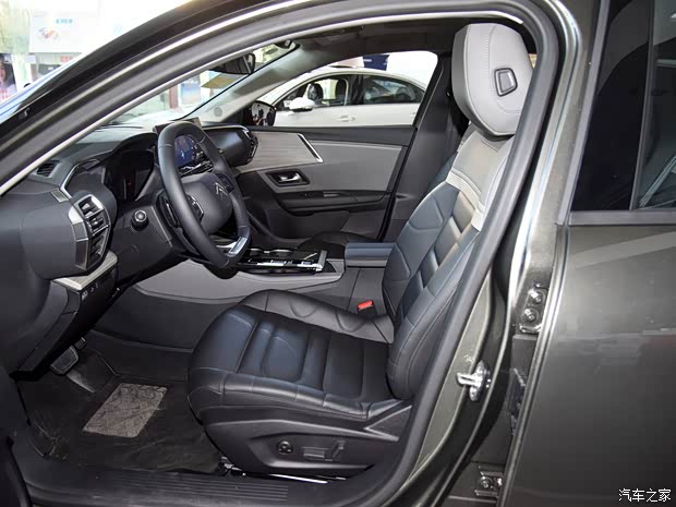 东风雪铁龙 凡尔赛C5 X 2021款 1.6T 越不凡