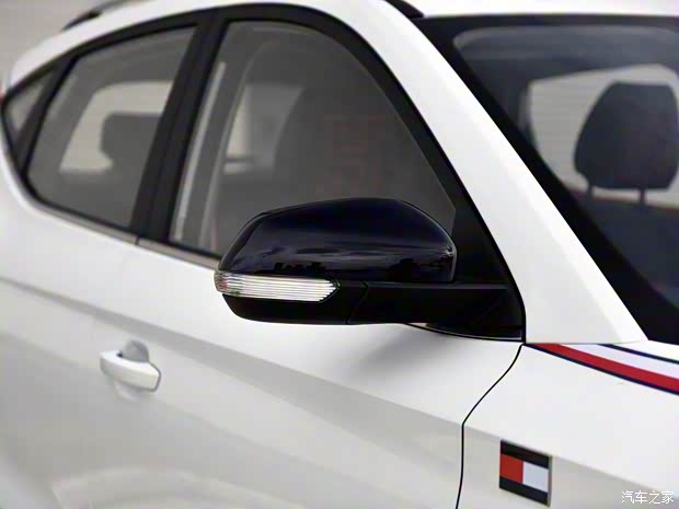 上汽集团 名爵ZS 2017款 1.5L 自动Tommy Hilfiger限量版