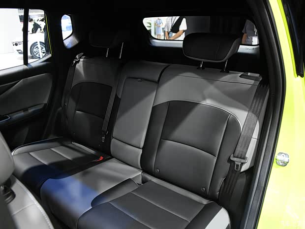 合創(chuàng)汽車 合創(chuàng)Z03 2021款 Z潮版