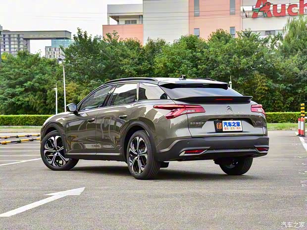 东风雪铁龙 凡尔赛C5 X 2021款 1.6T 耀不凡 东风雪铁龙 凡尔赛C5 X 2021款 1.6T 耀不凡