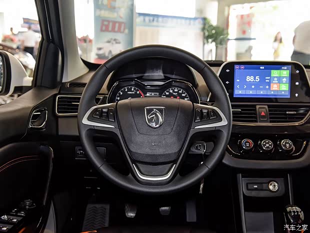 上汽通用五菱 寶駿310 2016款 1.2L 手動(dòng)豪華型