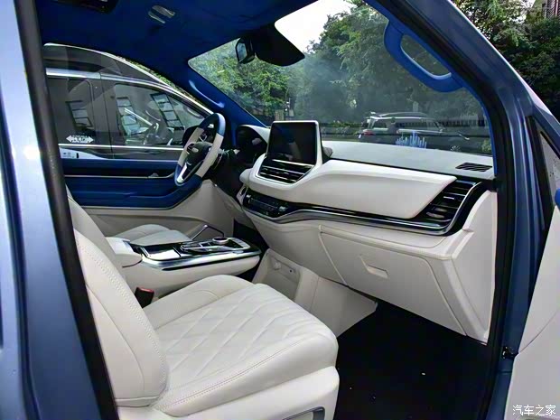 上汽大通 上汽大通MAXUS G20 2021款 PLUS 四座旗舰版