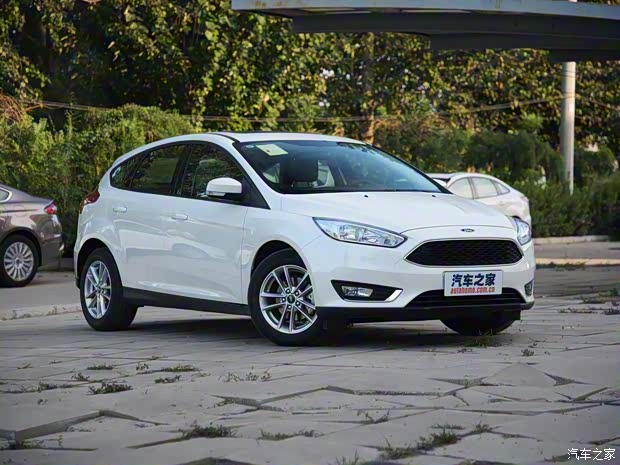 长安福特 福克斯 2015款 两厢 1.0L GTDi 自动超能风尚型 长安福特 福克斯 2015款 两厢 1.0L GTDi 自动超能风尚型