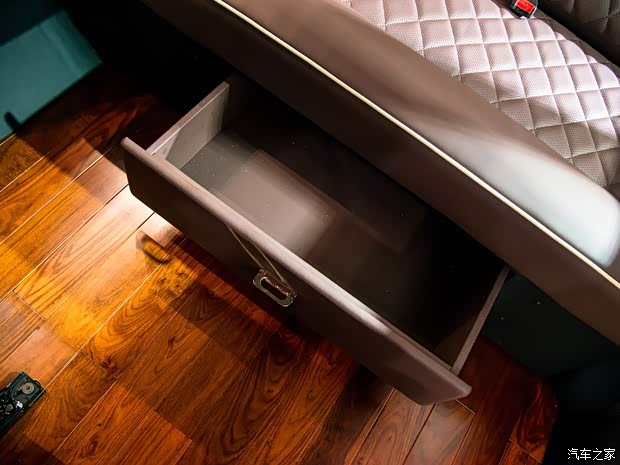 大众(进口) 凯路威 2016款 2.0TSI 四驱舒适版 9座