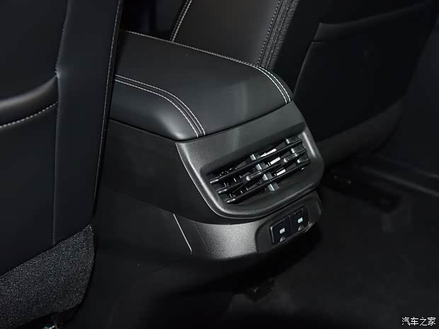 长城汽车 哈弗H6 2021款 第三代 2.0T 自动四驱Supreme+