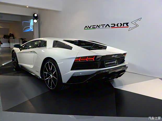 蘭博基尼 Aventador 2017款 AVENTADOR S